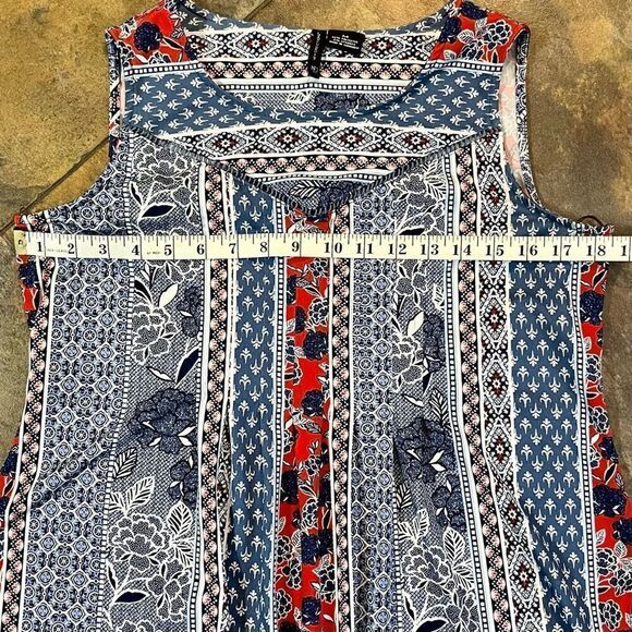 New Directions Floral Sleeveless Blouse Medium - Picture 6 of 9